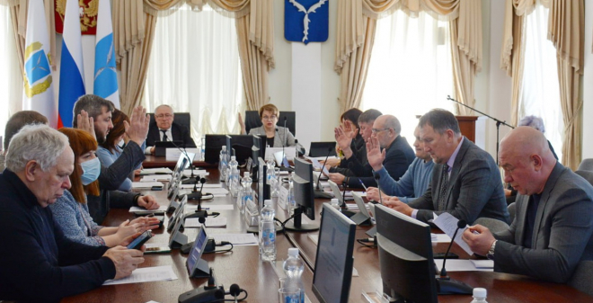 Депутаты заслушали отчеты о работе, проделанной в 2024 году администраций двух районов Саратова