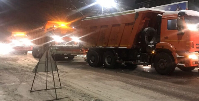 Дороги области чистят от снега в круглосуточном режиме 