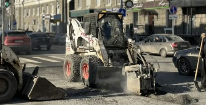 В Саратове и Энгельсе продолжается текущий ремонт дорог
