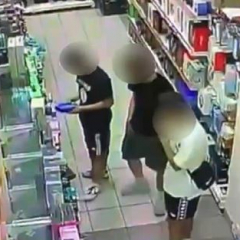 Трое саратовцев украли товар в магазине и потратили выручку на личные нужды
