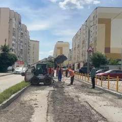 Панков помог жителям «Авиатора» добиться ремонта дороги и благоустройства