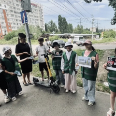 Автоинспекторы провели беседы с жителями микрорайона Солнечный