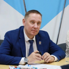 Гладков: Ситуация со строительством школьного спортзала вызывает много вопросов