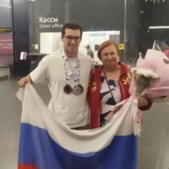 Паралимпиец Денис Тарасов вернулся с чемпионата Европы с тремя наградами