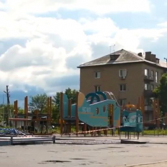 В новом экопарке в Летном городке Энгельса началась установка спортивных и детских площадок