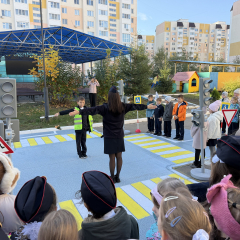 Мобильный автогородок помог школьникам освоить ПДД