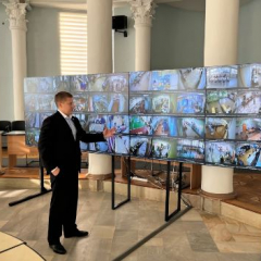 Общественное наблюдение за процедурой голосования проходит в специализированном центре
