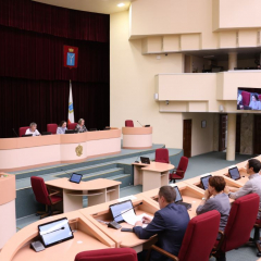 На заседание Думы внесли законопроект о бесплатном горячем питании для учащихся школ Саратова, Балаково и Энгельса