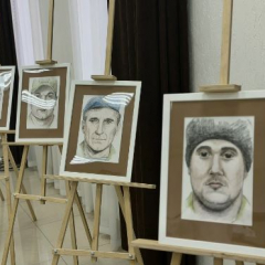 Портреты участников СВО представили на выставке