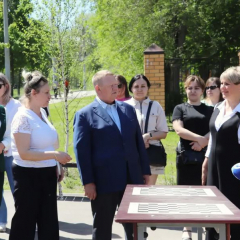 Жители Заводского района высоко оценили скверы, созданные по проекту Володина