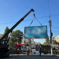 Незаконные рекламные конструкции убирают с улиц региона