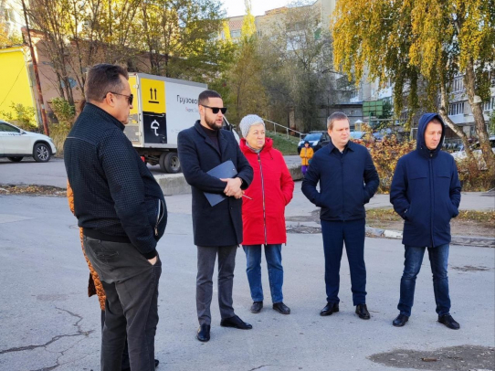 В Ленинском районе проверили состояние контейнерных площадок