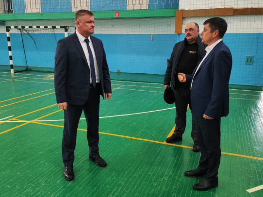 Михаил Исаев посетил ФОК «Заводской» Комсомольского поселка в Заводском районе