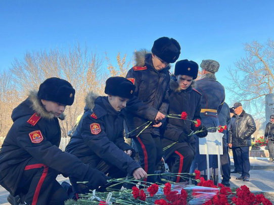 На Воскресенском кладбище Саратова открыли кенотаф Героям Советского Союза