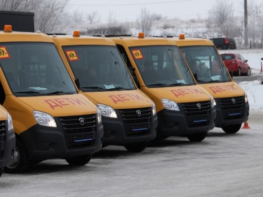 В регионе продолжают пополнять парк школьных автобусов