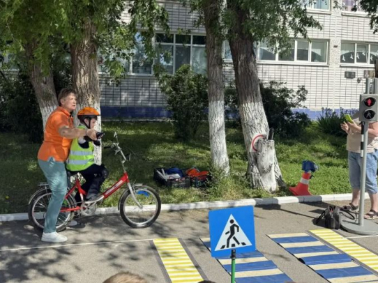 Автоинспекторы провели урок безопасности перед летними каникулами