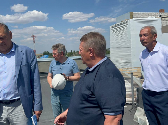 Панков раскритиковал работу подрядчика по строительству поликлиники в Озинках