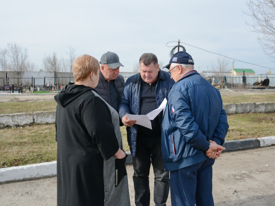 Депутаты ознакомились с фронтом предстоящих работ по благоустройству на саратовских кладбищах