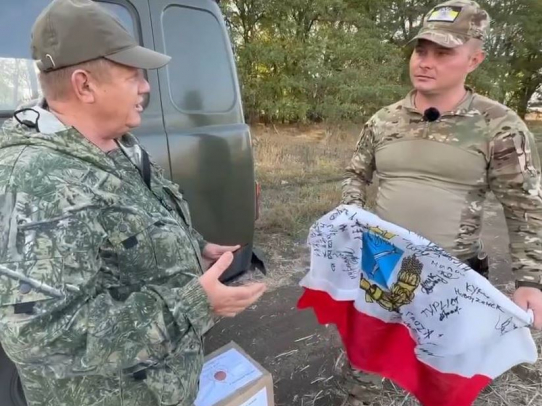 Николай Панков привёз бойцам тёплые носки от саратовских бабушек