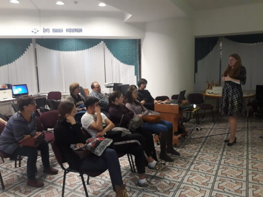 В Саратове прошли экскурсии по тактильной выставке «Зримый Петербург» 