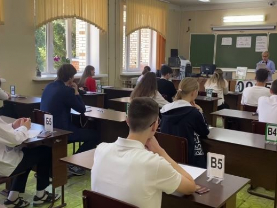 Сегодня саратовские школьники сдают ЕГЭ по русскому языку