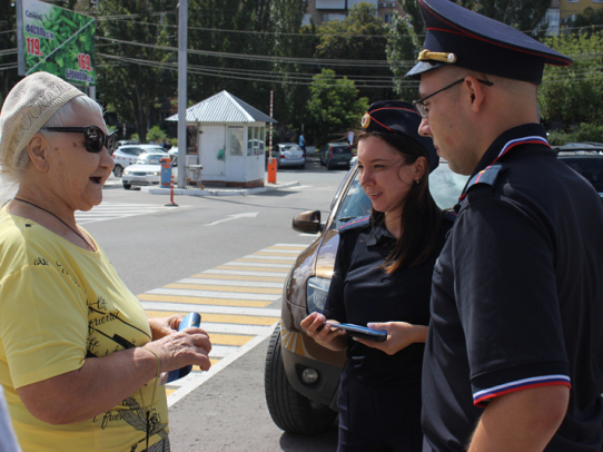 В Саратове полицейские и члены ДНД проводят работу по профилактике мошенничества