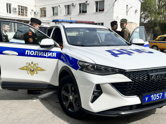 Автоинспекторы провели экскурсию для кадетов