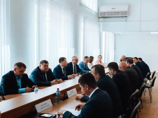 На еженедельном совещании по благоустройству рассмотрели вопросы содержания городских территорий