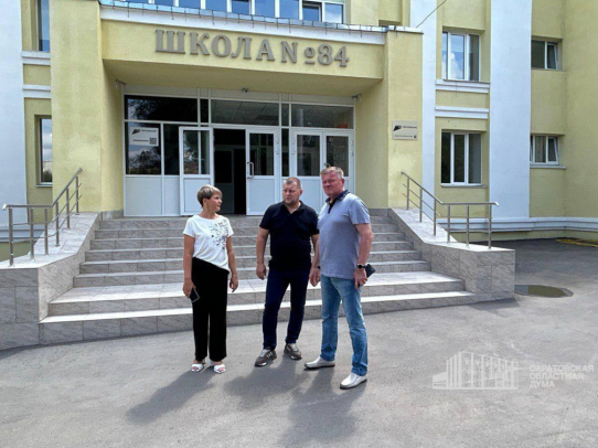 Михаил Исаев держит на контроле вопрос подготовки школ к новому учебному году