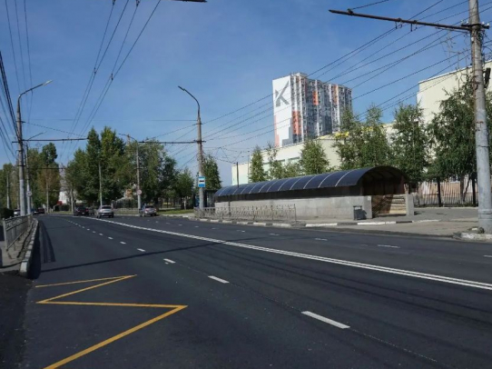 В Энгельсе с опережением на полгода обновили подъездную к мосту дорогу