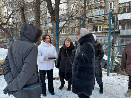 На встрече с Юлией Литневской избиратели Волжского района рассказали о коммунальных проблемах