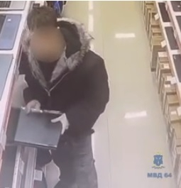 Саратовец подозревается в кражах из сети магазинов техники