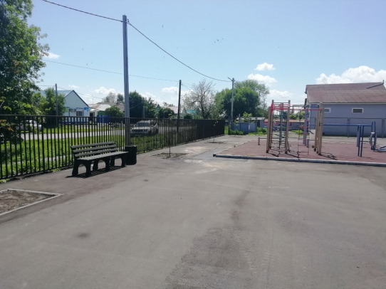 В поселке Романовка благоустроили новую общественную территорию