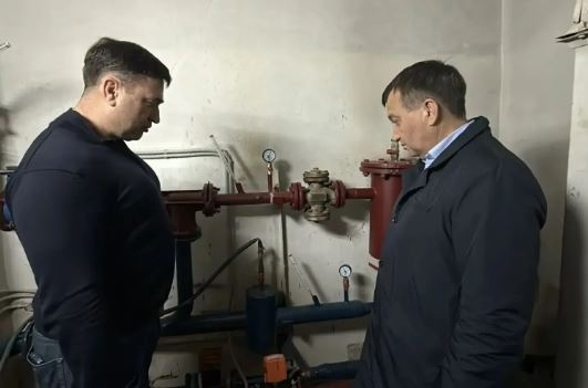 Депутаты облдумы проверяют подачу тепла в соцобъекты и жилые дома
