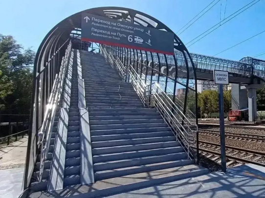 Новый пешеходный мост открыт на ж/д станции Примыкание в Заводском районе