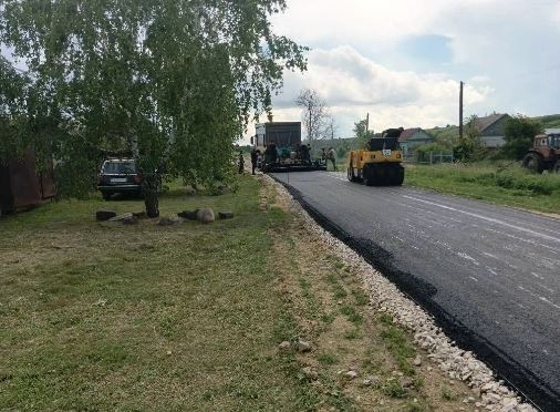 В двух селах Воскресенка привели в порядок две Центральные улицы