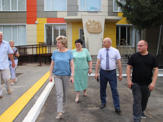 Лада Мокроусова посетила обновленную детскую школу искусств им. В.В.Ковалева 