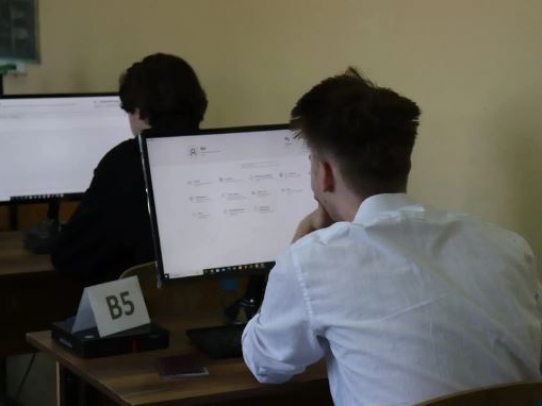 Выпускники могут пересдать ЕГЭ по любому предмету