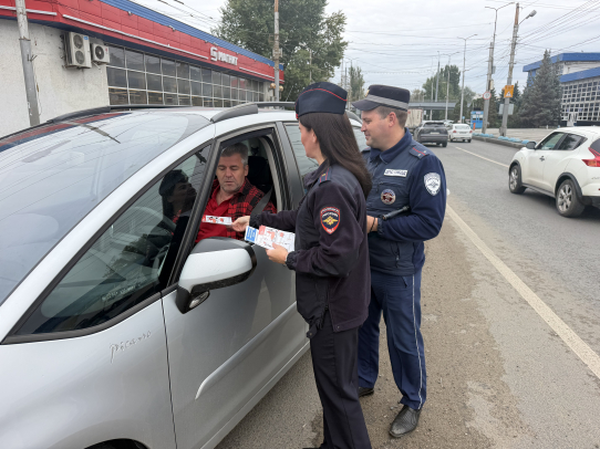 Сотрудники Госавтоинспекции провели акцию «Автокресло – детям!»