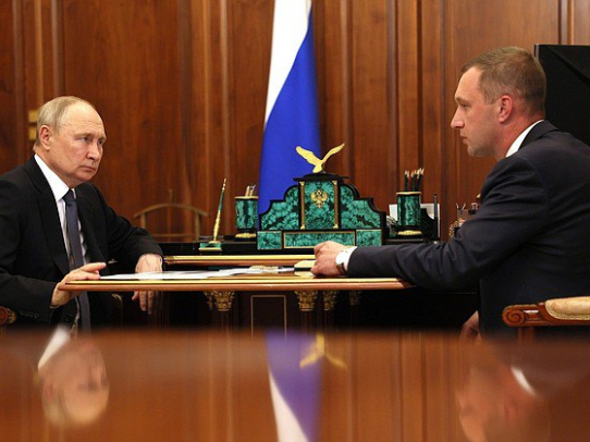 Владимир Путин провёл рабочую встречу с губернатором Романом Бусаргиным