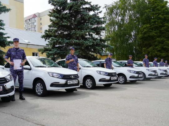 Саратовские росгвардейцы получили девять новых служебных автомобилей