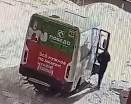 Полицейские установили подозреваемого в краже денег из маршруток