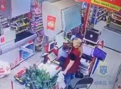 Горожанка попросилась временно пожить у подруги и похитила у нее деньги