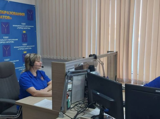 Депутаты гордумы познакомились с сотрудниками ЕДДС Саратова