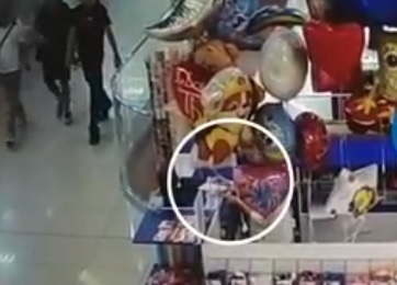 Жительница Саратова подозревается в хищении денежных средств из кассы магазина