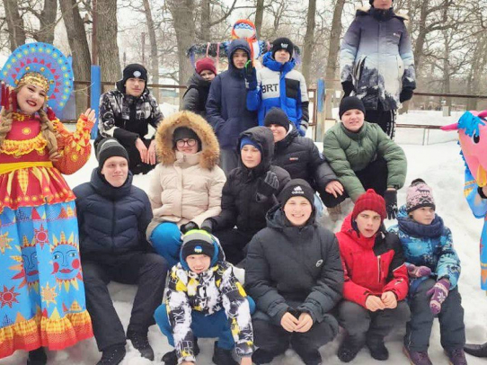 Депутат Евгений Ковалев организовал масленичные гуляния для детей с ОВЗ
