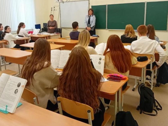 Сотрудники полиции провели беседы с учащимися в рамках оперативно-профилактического мероприятия «Школа»