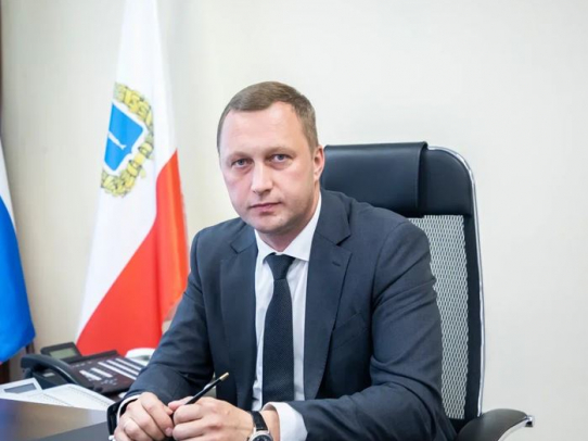 Роман Бусаргин поздравил саратовцев с Днем знаний