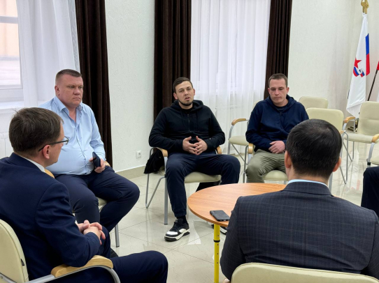 С ветеранами СВО обсудили важность спортивных мероприятий для реабилитации