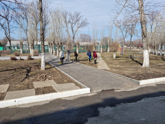 В Ленинском районе состоялось мероприятие по уборке территорий